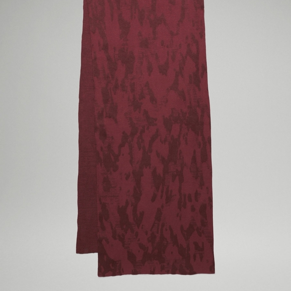 NWT - Lululemon Red Oversized Jacquard cameo scarf 🧣 - Picture 2 of 6